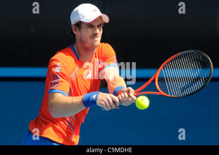 Gen 24, 2012 - Melbourne, Victoria, Australia - Andy Murray (GBR) in azione contro Kei Nishikori (JPN) durante uno degli uomini del quarti di finale corrisponde al giorno dieci del 2012 Open di Australia a Melbourne Park, Australia. (Credito Immagine: © Sydney bassa/Southcreek/ZUMAPRESS.com) Foto Stock