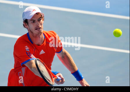 Gen 24, 2012 - Melbourne, Victoria, Australia - Andy Murray (GBR) in azione contro Kei Nishikori (JPN) durante uno degli uomini del quarti di finale corrisponde al giorno dieci del 2012 Open di Australia a Melbourne Park, Australia. (Credito Immagine: © Sydney bassa/Southcreek/ZUMAPRESS.com) Foto Stock