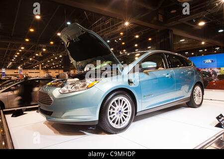 Il 25 gennaio, 2012 - Houston, Texas, Stati Uniti - 2012 Ford Focus BEV auto elettrica è sul display durante la Houston Auto Show di Reliant Center a Houston, TX. (Credito Immagine: © Juan DeLeon/Southcreek/ZUMAPRESS.com) Foto Stock