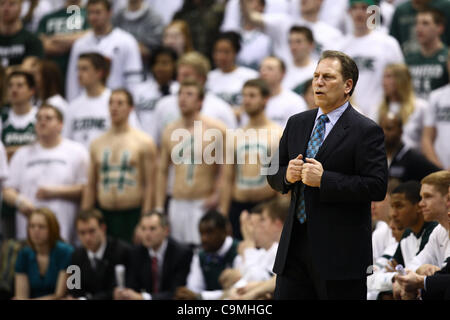 Il 25 gennaio, 2012 - East Lansing, Michigan, Stati Uniti - Michigan State Spartans head coach Tom Izzo durante il primo semestre contro il Minnesota i Gopher a Jack Breslin studenti Eventi Centro. (Credito Immagine: © Rey Del Rio/Southcreek/ZUMAPRESS.com) Foto Stock