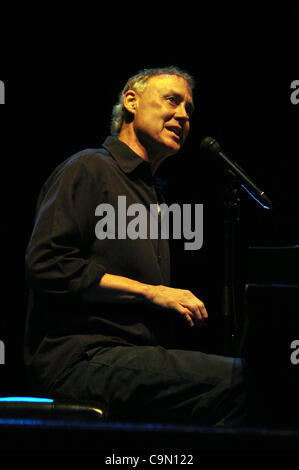 London, Regno Unito 28/01/2012 Bruce Hornsby in concerto al o2 Shepherds Bush Empire a Londra. (Photo credit: Photobeat Immagini/Alamy) Foto Stock