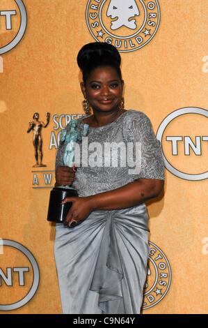 Octavia Spencer per prestazioni eccezionali da una femmina di attore in un ruolo di supporto nella sala stampa per la diciottesima edizione Screen Actors Guild SAG Awards - PRESS ROOM, Shrine Auditorium, Los Angeles, CA 29 gennaio 2012. Foto di: Elizabeth Goodenough/Everett Collection Foto Stock