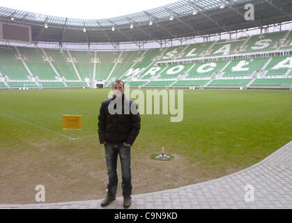 Slovacco giocatore di calcio di Slask Wroslaw pone al City Stadium di Wroclaw, dove il calcio ceca squadra giocherà durante Euro 2012. Polonia Wroclaw, 24 gennaio 2012. (CTK foto/Martin Gregor) Foto Stock