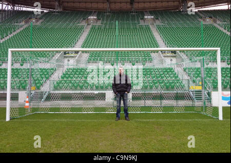 Slovacco giocatore di calcio di Slask Wroslaw pone al City Stadium di Wroclaw, dove il calcio ceca squadra giocherà durante Euro 2012. Polonia Wroclaw, 24 gennaio 2012. (CTK foto/Martin Gregor) Foto Stock