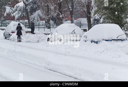 Febbraio 2, 2012 - insolitamente forte nevicata in Italia centrale, Imola, Italia. (Foto di Enrico Calderoni/AFLO [0391] Foto Stock