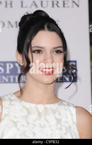 Kendall Jenner presso gli arrivi per il voto Premiere, Grauman's Chinese Theatre di Los Angeles, CA 6 febbraio 2012. Foto di: Elizabeth Goodenough/Everett Collection Foto Stock