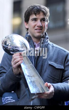 Eli Manning ad una apparizione pubblica per New York City Ticker-Tape Parade onori Super Bowl XLVI Champions New York Giants, Canyon degli eroi, New York, NY Febbraio 7, 2012. Foto di: Kristin Callahan/Everett Collection Foto Stock