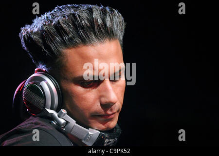 Febbraio 8, 2012, Toronto, Canada - Paolo "DJ Pauly D" DelVecchio suona presso l'Accademia del suono. Foto Stock