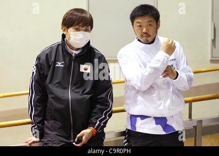 (L a R) Yamasaki Shizuyo, Masahiko Umezu, 10 Febbraio 2012 - Pugilato : tutto il Giappone femminile campionati di Boxe a Naka-ku Sport Center, Hiroshima, Giappone. (Foto di Daiju Kitamura/AFLO SPORT) [1045] Foto Stock