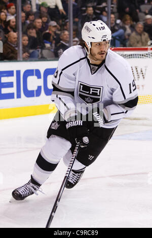 Febbraio 12, 2012 - Dallas, Texas, USA - Los Angeles Kings avanti Kevin Westgarth (19) durante l'azione tra i Dallas Stars e la Re. LA sconfitte Dallas 4-2 all'American Airlines Center. (Credito Immagine: © Andrew Dieb/Southcreek/ZUMAPRESS.com) Foto Stock