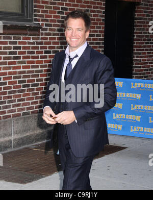 Febbraio 13, 2012 - New York New York, Stati Uniti - Attore MICHAEL WEATHERLY arriva per il suo aspetto su 'Late Show con David Letterman" tenutasi presso la Ed Sullivan Theater. (Credito Immagine: © Nancy Kaszerman/ZUMAPRESS.com) Foto Stock