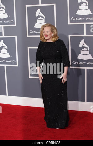 Febbraio 12, 2012 - Los Angeles, California, Stati Uniti - ADELE arriva per il 2012 Grammy Awards alla Staples Center. (Credito Immagine: © Lisa O'Connor/ZUMAPRESS.com) Foto Stock