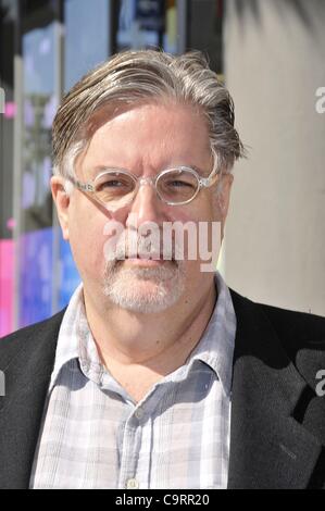 Matt Groening presso la cerimonia di induzione per la stella sulla Hollywood Walk of Fame per Matt Groening, Hollywood Boulevard, Los Angeles, CA, il 14 febbraio 2012. Foto Da: Michael Germana/Everett Collection Foto Stock