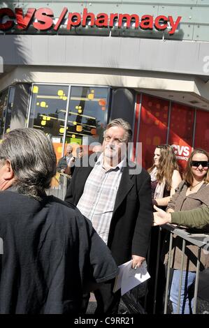 Matt Groening presso la cerimonia di induzione per la stella sulla Hollywood Walk of Fame per Matt Groening, Hollywood Boulevard, Los Angeles, CA, il 14 febbraio 2012. Foto Da: Michael Germana/Everett Collection Foto Stock