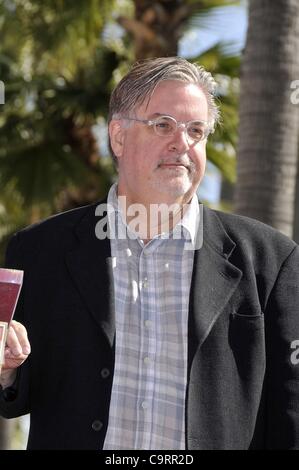 Matt Groening presso la cerimonia di induzione per la stella sulla Hollywood Walk of Fame per Matt Groening, Hollywood Boulevard, Los Angeles, CA, il 14 febbraio 2012. Foto Da: Michael Germana/Everett Collection Foto Stock