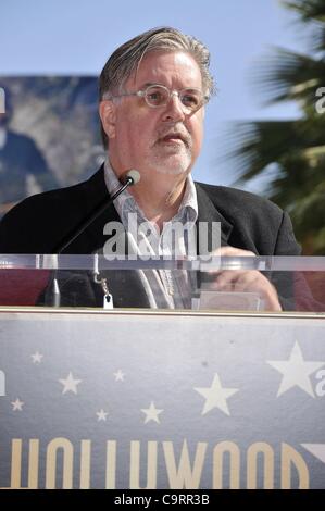 Matt Groening presso la cerimonia di induzione per la stella sulla Hollywood Walk of Fame per Matt Groening, Hollywood Boulevard, Los Angeles, CA, il 14 febbraio 2012. Foto Da: Michael Germana/Everett Collection Foto Stock