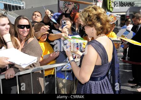 Yeardley Smith presso la cerimonia di induzione per la stella sulla Hollywood Walk of Fame per Matt Groening, Hollywood Boulevard, Los Angeles, CA, il 14 febbraio 2012. Foto Da: Michael Germana/Everett Collection Foto Stock