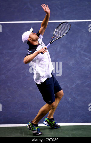 Febbraio 15, 2012 - San Jose, California, Stati Uniti - Andy Roddick (USA) compete durante il secondo turno di gioco a livello del SAP Open a HP Pavilion a San Jose, CA. (Credito Immagine: © Matt Cohen/Southcreek/ZUMAPRESS.com) Foto Stock