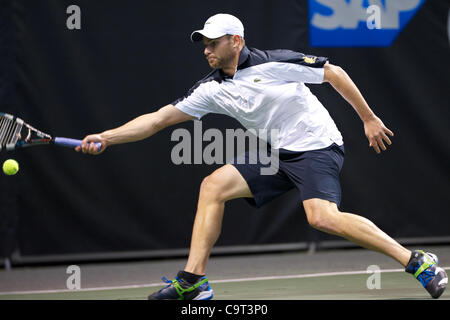 Febbraio 15, 2012 - San Jose, California, Stati Uniti - Andy Roddick (USA) compete durante il secondo turno di gioco a livello del SAP Open a HP Pavilion a San Jose, CA. (Credito Immagine: © Matt Cohen/Southcreek/ZUMAPRESS.com) Foto Stock