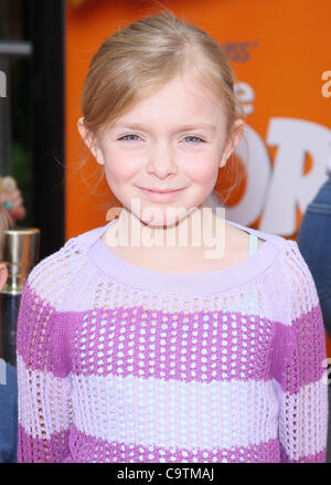 ELSIE FISHER DR. SEUSS' IL LORAX. PREMIERE mondiale universale città di Los Angeles California USA 19 febbraio 2012 Foto Stock