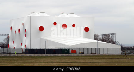 Londra, UK, 22/02/2012 edifici futuristici per le Olimpiadi di Londra 2012 eventi di tiro presso il Royal Artillery Barracks in sout Foto Stock