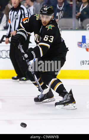 Febbraio 26, 2012 - Dallas, Texas, USA - Dallas Stars avanti Mike Ribeiro (63) durante l'azione tra i Dallas Stars e Vancouver Canucks. Dallas sconfigge Vancouver 3-2 nel lavoro straordinario presso la American Airlines Center. (Credito Immagine: © Andrew Dieb/Southcreek/ZUMAPRESS.com) Foto Stock