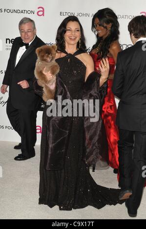 Fran Drescher presso gli arrivi per il ventesimo annuale di Elton John AIDS Foundation Academy Awards la visualizzazione di partito, West Hollywood Park, Los Angeles, CA, 26 febbraio 2012. Foto di: Tony Gonzalez/Everett Collection Foto Stock