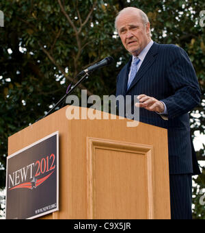 27 febbraio 2012 - Nashville, TN, Stati Uniti d'America - ex senatore Fred Thompson introduce Newt Gingrich a una campagna rally a est la fasi di State Capitol. Foto Stock