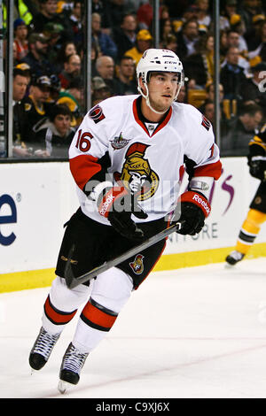 Febbraio 28, 2012 - Boston, Massachusetts, STATI UNITI - Senatori di Ottawa ala destra Bobby Butler (16) in azione durante il terzo periodo di gioco contro il Boston Bruins al TD Garden di Boston, Massachusetts. Senatori battere i Bruins 1 - 0. (Credito Immagine: © contrassegnare la casella/Southcreek/ZUMAPRESS.com) Foto Stock