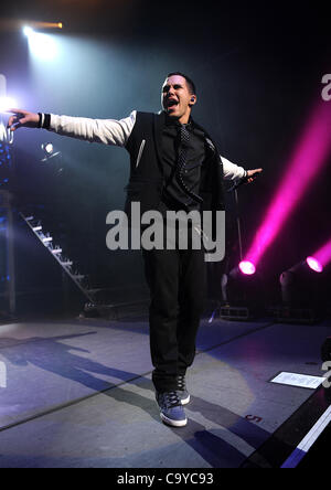 Mar 06, 2012 - Durham, North Carolina, Stati Uniti d'America - cantante CARLOS PENA Jr della band Big Time Rush esegue vivere come loro 2012 tour fa tappa a Durham Performing Arts Center. Copyright 2012 Jason Moore. (Credito Immagine: © Jason Moore/ZUMAPRESS.com) Foto Stock