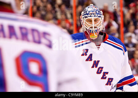 Mar 08, 2012 - Ottawa, Ontario, Canada - Martin Biron(43) durante l'azione tra i senatori e i Rangers. (Credito Immagine: © Leon Svizz/Southcreek/ZUMAPRESS.com) Foto Stock