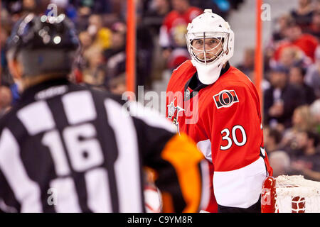 Mar 08, 2012 - Ottawa, Ontario, Canada - Ben Vescovo(30) durante l'azione tra i senatori e i Rangers. (Credito Immagine: © Leon Svizz/Southcreek/ZUMAPRESS.com) Foto Stock