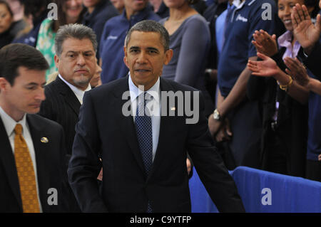 Marzo 08, 2012 - Richmond, Virginia, Stati Uniti - Il Presidente Barack Obama le visite dei dipendenti di Rolls-Royce pianta a Crosspointe in Prince George County dopo parlando di piano per incrementare la produzione di posti di lavoro negli Stati Uniti (Credito Immagine: © Tina Fultz/ZUMAPRESS.com) Foto Stock