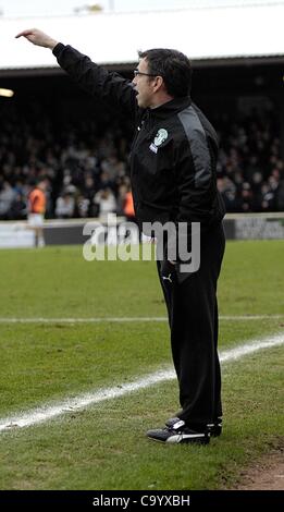 Ayr, Regno Unito. 10/3/12 William Hill Coppa Scozzese Quarti di finale. Ayr Regno v Hibernian (Hibs) Pat Fenlon il manager di Hibs cercando di ottenere il suo punto di vista su i suoi giocatori durante il gioco contro Ayr Regno. Foto Stock