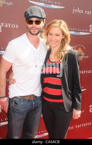 Marzo 11, 2012 - Los Angeles, California, Stati Uniti - Jason Behr, Kadee Strickland frequentando John Varvatos 9° Stuart House vantaggio presentato da Chrysler e Hasbro tenutosi a .John Varvatos in West Hollywood, California 3/11/12. 2012(Immagine di credito: Â© D. lunga/Globe foto/ZUMAPRESS.com) Foto Stock