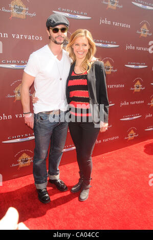 Marzo 11, 2012 - Los Angeles, California, Stati Uniti - Jason Behr, Kadee Strickland frequentando John Varvatos 9° Stuart House vantaggio presentato da Chrysler e Hasbro tenutosi a .John Varvatos in West Hollywood, California 3/11/12. 2012(Immagine di credito: Â© D. lunga/Globe foto/ZUMAPRESS.com) Foto Stock