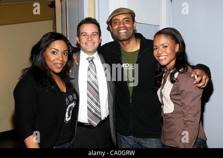 Bryonha Parham, Peter Avery, Nathaniel Stampley, Nikki Renee Daniels presso gli arrivi di George e Ira Gershwin Theatre Education Program Evento di lancio, il Richard Rodgers Theatre di New York, NY, 13 marzo 2012. Foto di: Steve Mack/Everett Collection Foto Stock