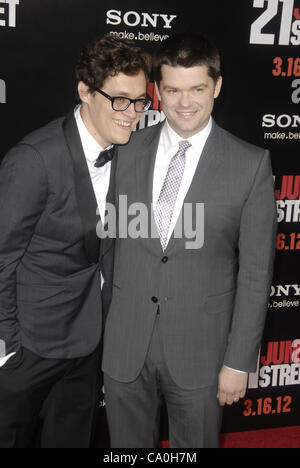 Marzo 13, 2012 - Los Angeles, California, Stati Uniti - Phil signore, Chris Miller frequentando il Los Angeles Premiere ''21 Jump Street'" tenutasi presso il Grauman's Chinese Theatre in Hollywood, la California il 3/13/12. 2012(Immagine di credito: Â© D. lunga/Globe foto/ZUMAPRESS.com) Foto Stock