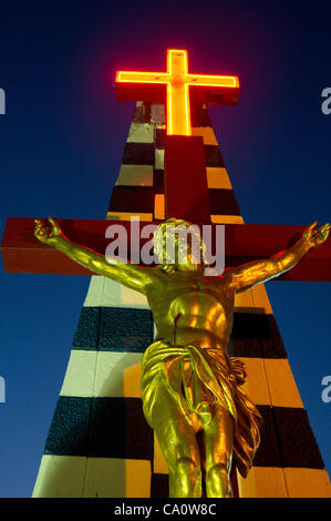 Febbraio 17, 2012 - Chennai (città, Tamilnadu (stato, India - 17 febbraio 2012, Chennai, India - un monumento sulla cima di San Tommaso Mount a Chennai, India, segna il punto in cui l apostolo San Tommaso è stato detto di essere stato ucciso e martoriato da un re indù per diffondere il cristianesimo in India. Oggi, th Foto Stock