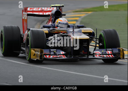 16 marzo 2012 - Melbourne, Victoria, Australia - Jean-Eric Vergne della Scuderia Toro Rosso Team durante la sessione di prove libere uno dei 2012 Formula Uno Australian Grand Prix sul circuito dell'Albert Park di Melbourne, Australia. (Credito Immagine: © Sydney bassa/Southcreek/ZUMAPRESS.com) Foto Stock