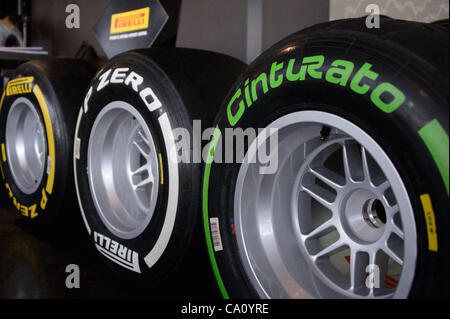 Marzo 15, 2012 - Melbourne, Victoria, Australia - Pirelli Media briefing all'edificio di Rialto, 525 Collins Street davanti al la 2012 Formula Uno Australian Grand Prix sul circuito dell'Albert Park di Melbourne, Australia. (Credito Immagine: © Sydney bassa/Southcreek/ZUMAPRESS.com) Foto Stock