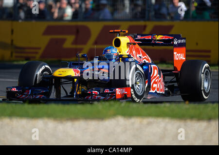 Marzo 17, 2012 - Melbourne, Victoria, Australia - Sebastian Vettel della Red Bull Racing Team di qualificazione per il 2012 Formula Uno Australian Grand Prix sul circuito dell'Albert Park di Melbourne, Australia. (Credito Immagine: © Sydney bassa/Southcreek/ZUMAPRESS.com) Foto Stock