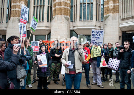 La protesta di NHS in parte anteriore del Dipartimento della Salute, Richmond House, Whitehall, Londra, Regno Unito. Foto Stock