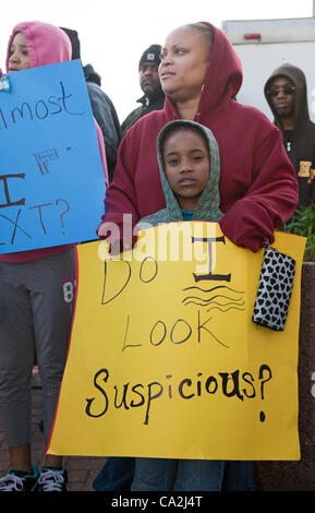 Detroit, Michigan - un rally sollecitando la giustizia per Trayvon Martin, disarmati adolescente afro-americano che è stato colpito a morte in Florida da un Neighborhood Watch volontario. Il rally è stato organizzato da il NAACP, la United Auto lavoratori e di altri gruppi di comunità. Foto Stock