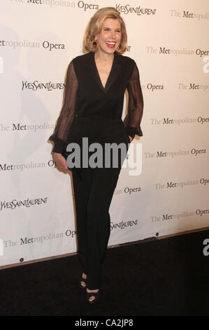 Marzo 26, 2012 - NY, New York, Stati Uniti - Attrice CHRISTINE BARANSKI assiste la Yves Saint Laurent sponsorizza il Metropolitan opere "anon" tenutasi presso il Metropolitan Opera House al Lincoln Center. (Credito Immagine: © Nancy Kaszerman/ZUMAPRESS.com) Foto Stock