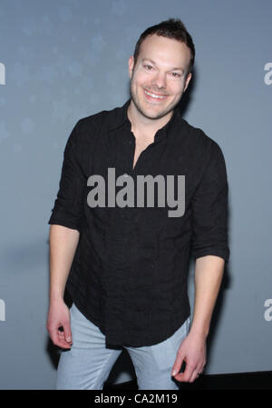 Marzo 27, 2012 - Los Angeles, California, Stati Uniti - Daniel Fanaberia.dietro gli occhi - Launch Party tenuto presso il Rolling Stone,Los Angeles,CA. Marzo 26 - 2012.(Immagine di credito: Â© TLeopold/Globe foto/ZUMAPRESS.com) Foto Stock