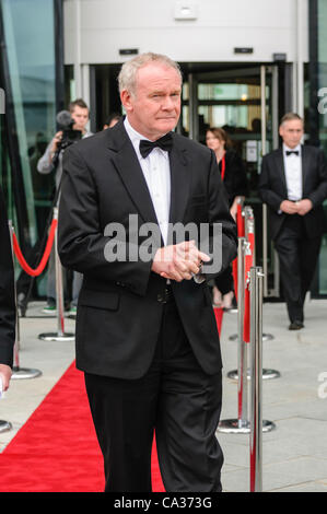 Belfast, Regno Unito. 30/03/2012 - Martin McGuinness (Sinn Fein) vestito con un abito formale Foto Stock