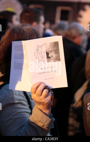 Londra, Regno Unito. 30 mar 2012. Quaranta giorni per la vita e per la scelta Pro Demo a Bpa aborto clinica di Londra Foto Stock