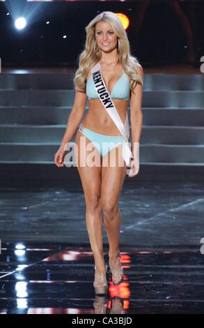 Amanda Mertz, Miss Kentucky USA sul palco per 2012 Miss USA concorrenza preliminare - Parte 1, Planet Hollywood teatro per le Arti dello spettacolo di Las Vegas NV, 30 maggio 2012. Foto di: James Atoa/Everett Collection Foto Stock