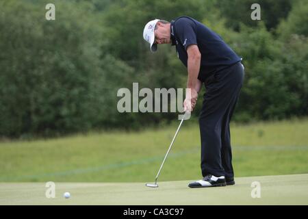 31.05.2012 Newport Wales. Paul Lawrie (SCO) in azione il giorno 1 dell'ISP Handa Galles aperto da Celtic Manor. Foto Stock